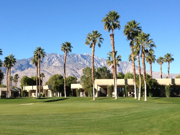 Desert Country Club Paradise! - Cathedral City, CA