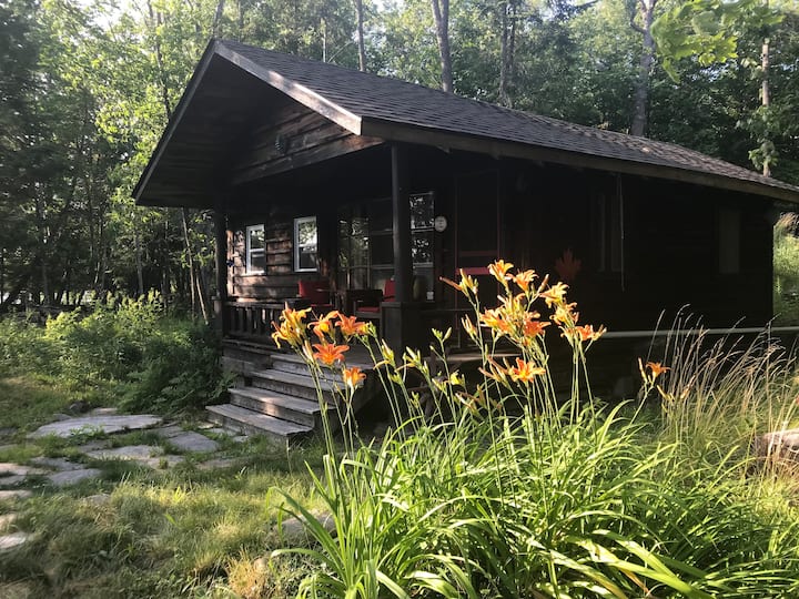 Firefly - Lakeside Romantic Cabin - Sunset Views - Algonquin Provincial Park