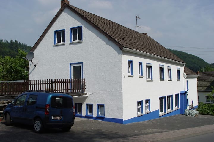 Familie- En Groepsaccommodatie In De Eifel - Bitburg