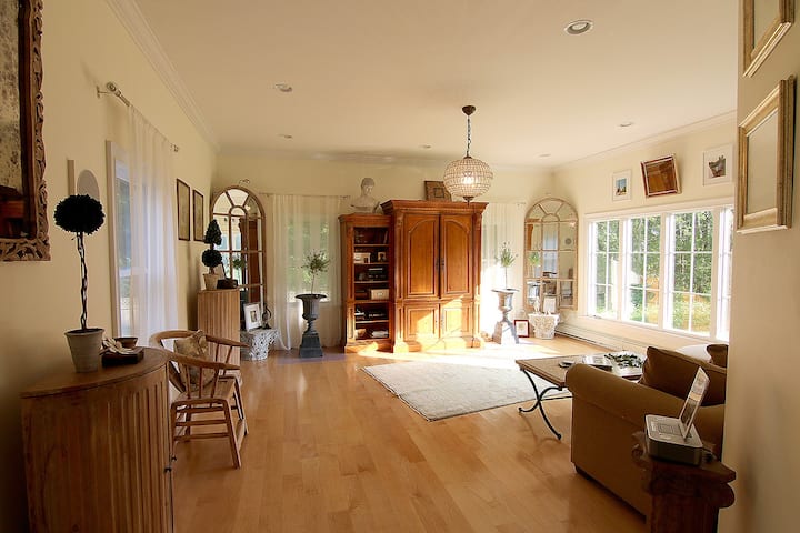 Private, Neat, Quiet And Spacious! - Middleton, MA