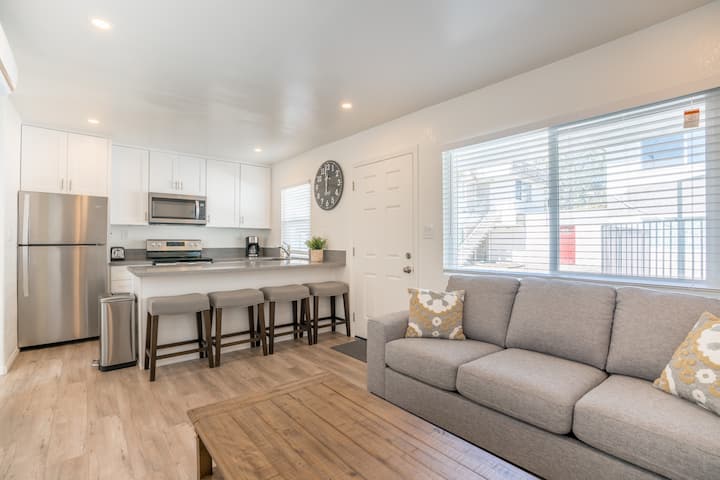 Remodeled, Near Mission Bay, Cozy, Close To All - Hillcrest - San Diego