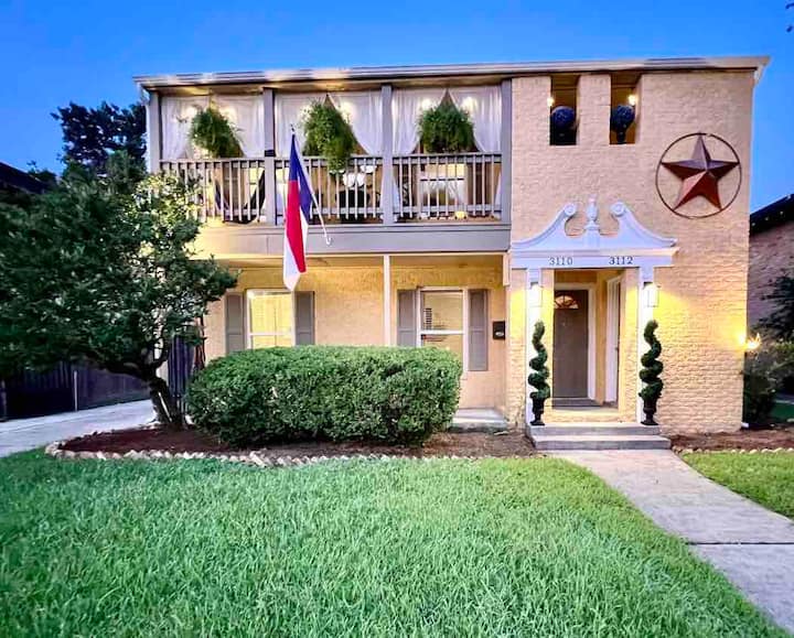 3 Bedrooms W/free Gated Parking,5-10mins.from All! - Greater Fifth Ward - Houston