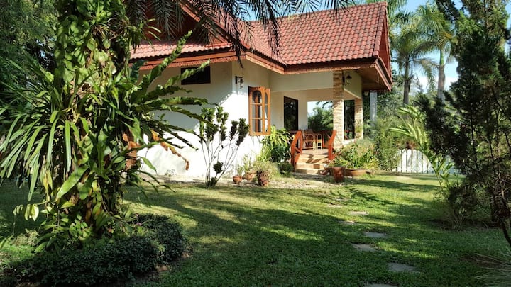 Lovely Self Contained Chalet. - Chiang Rai