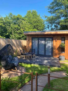 Searching cheap apartment in Frome? Try cozycozy!