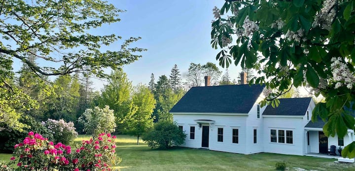 Charming Meticulously Restored 1830s Cape Deer Isle - Stonington, ME