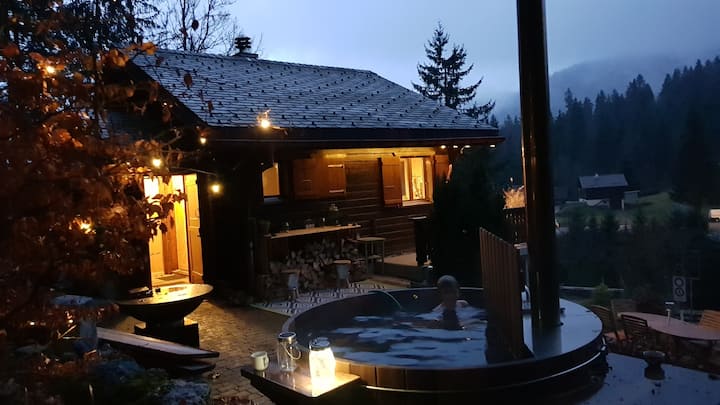 Cosy Chalet In The Forest With Wood Fired Hot Tub - Canton de Vaud