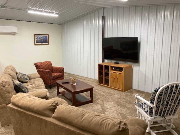 Heated Shop With Living Area For Sportsmen Unit 3 - Devils Lake, ND