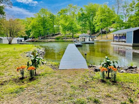 Waterfront: Caiman Cove - Hyco Lake, NC