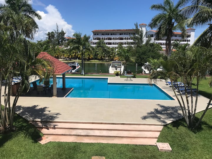 Apartamento En Condominio Privado En Zona Hotelera - Cancún