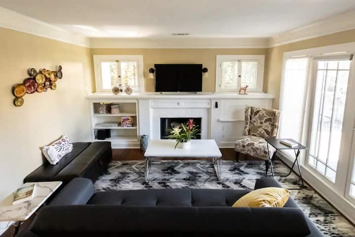 Quaint Updated 2-bedroom House In Glendale (P2) - Silver Lake, CA