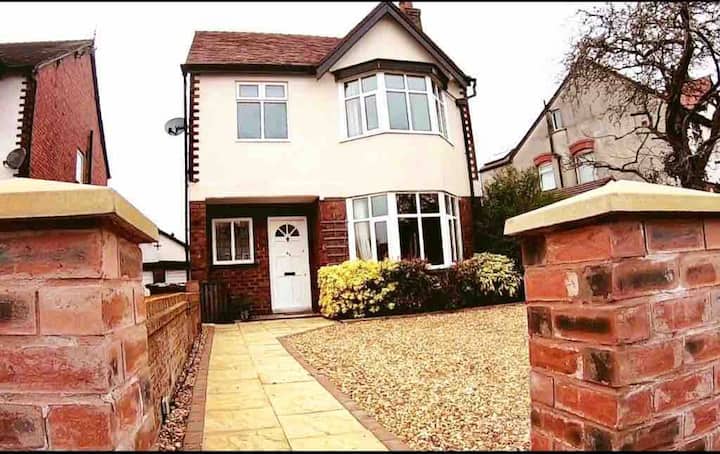 Beautiful Detached House, Hillside Southport - Southport
