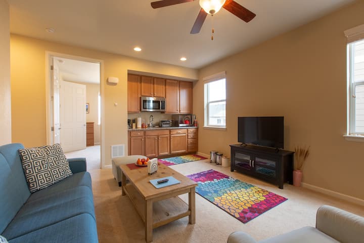 Private Suite, Full Amenities, Free Parking - Broomfield, CO