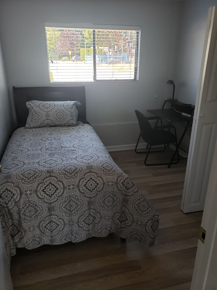 Private Room 10 Minutes From Airport - Abbotsford