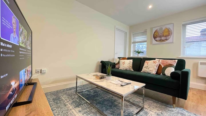 Luxurious 1 Bedroom Flat With Free Parking F2 - Woking