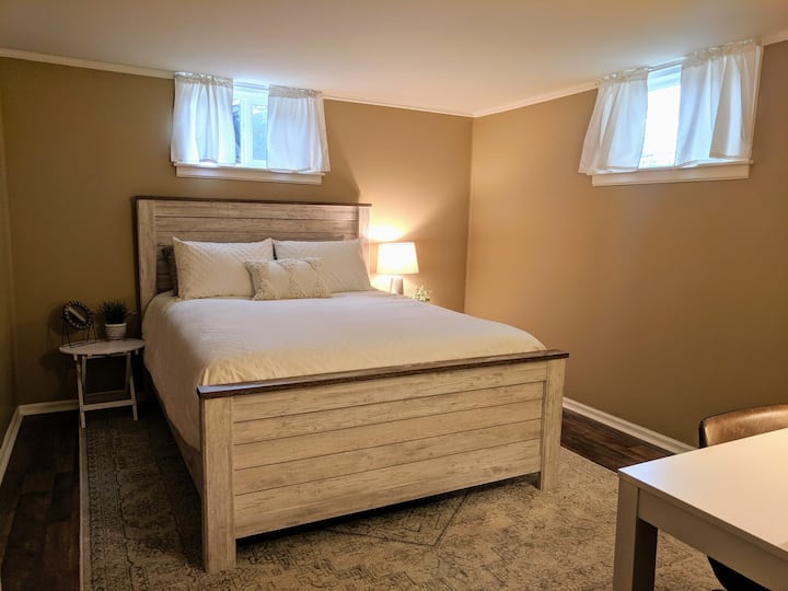 A Cute & Cozy Stay, Close To Everything You Need! - Cheyenne, WY