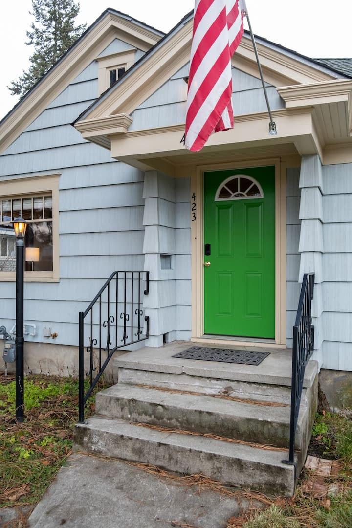 Lovely And Spacious Green Door Duplex - Spokane, WA
