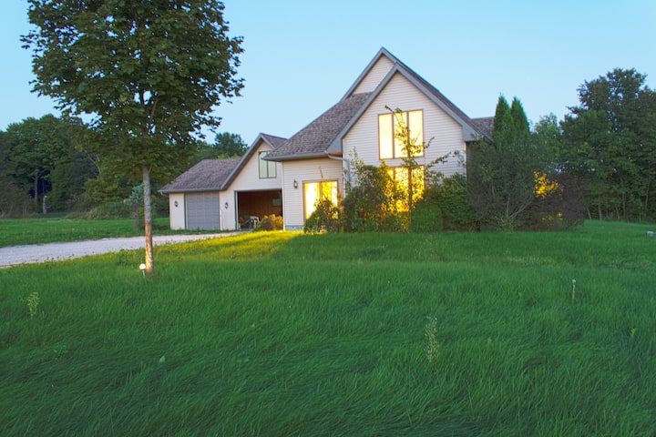 Aspen House - Peaceful & Private Country Home - Elkhart Lake, WI