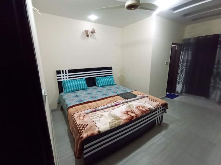 5 Bedroom Family House At Prime Location Of Lahore - Lahore