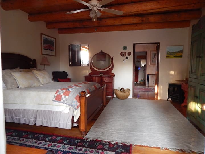 Beautiful One Bedroom Casita - Santa Fe, NM