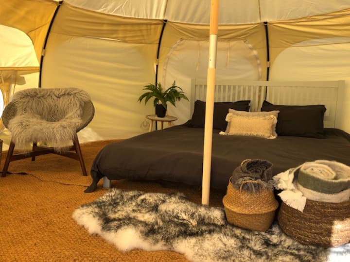 Gorgeous Glamping Tent - マウスホール