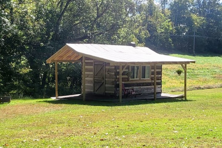 Rustic Cabin Getaway For Two On Licking River - Falmouth, KY