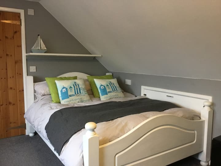 Unique Self Contained Studio For Two Adults Only - New Quay
