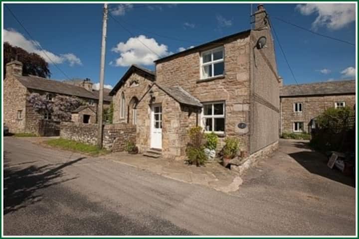 Characterful Croft Cottage - Kirkby Lonsdale