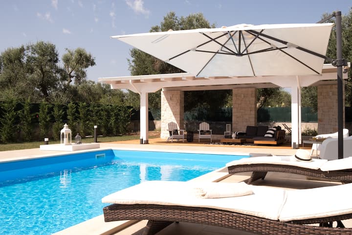 Excelente Villa Para Vacaciones Relajantes Y Tranquilas Con Piscina - San Vito dei Normanni