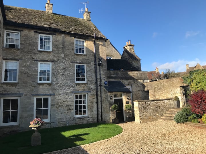 A Comfortable And Stylish House, Central Tetbury. - Tetbury