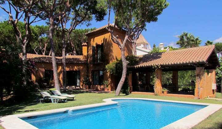 Private Apartment In Charming Villa - Marbella