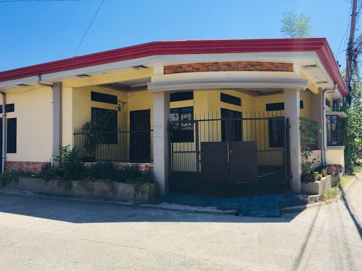 Divine Mercy #1transient House/airbnb Near7seas - Cagayan de Oro