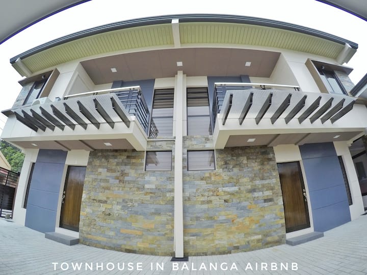 Newly Built, Modern, Stylish, Townhouse Ii Balanga - Bataan