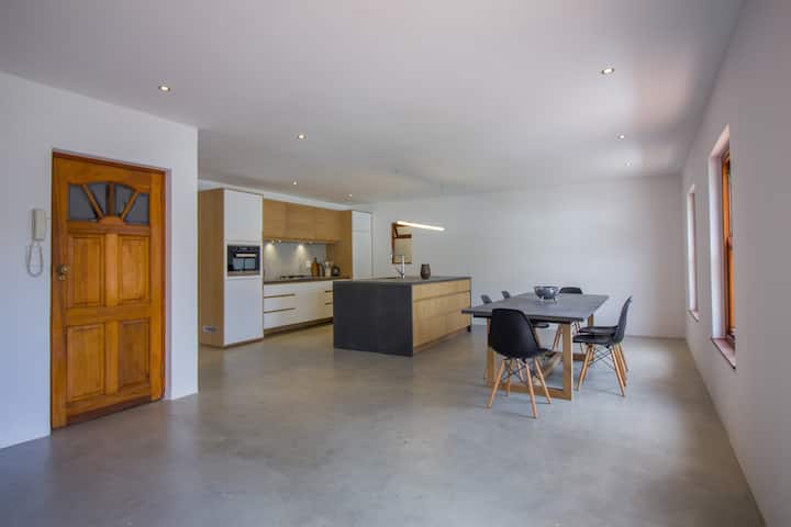 Modern & Elegant Penthouse - Central Stellenbosch - 斯泰倫博斯
