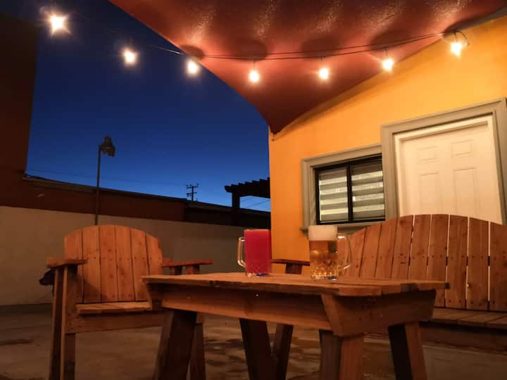 Yellow House With Backyard For Bbq - Ensenada