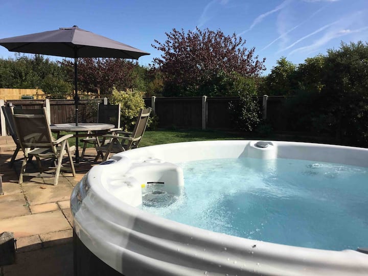 Stunning Barn Conversion With Private Hot Tub - North Walsham
