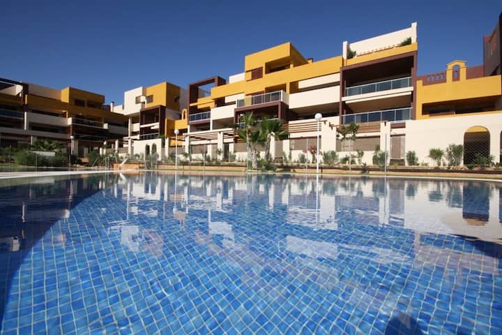 Modern 2 Bedroom Ground Floor Apartment In Playa Flamenca Close To Ameneties. - Playa Flamenca
