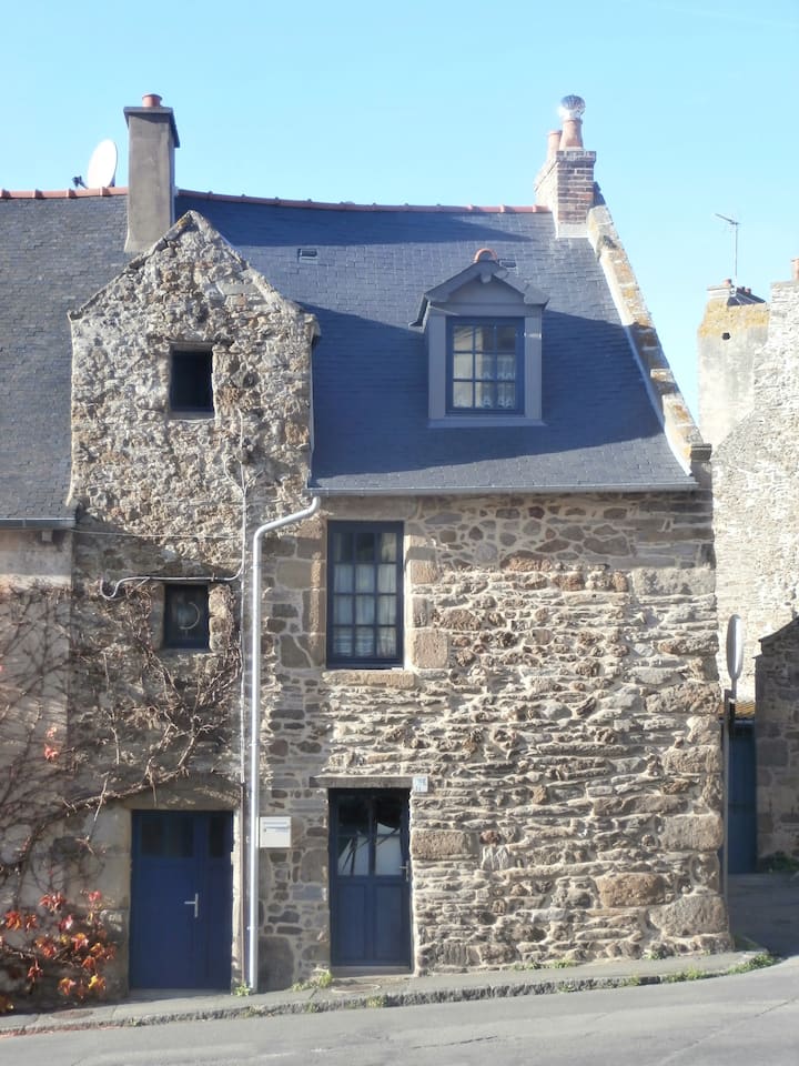 Maison De Pêcheurs Du 17ème Siècle En Centre Ville - Saint-Malo