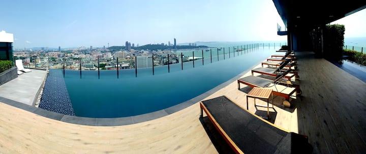 The Base Rooftop Swimming Pool At Center Pattaya - 芭達雅