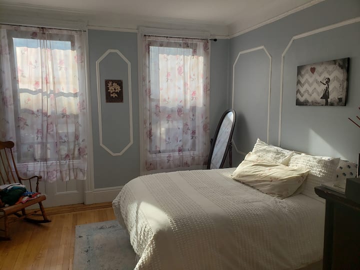 Charming Large 1 Bedroom - Red Hook, NY