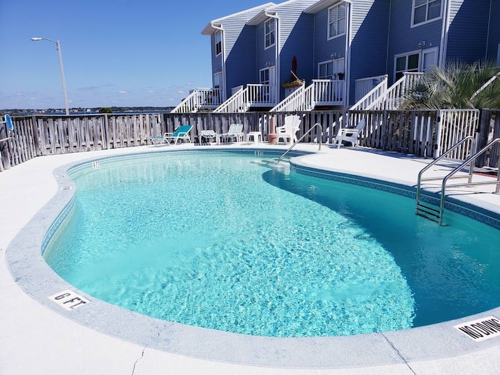 Private Beach For Community. Walking Distance To The Pier. - Navarre Beach, FL