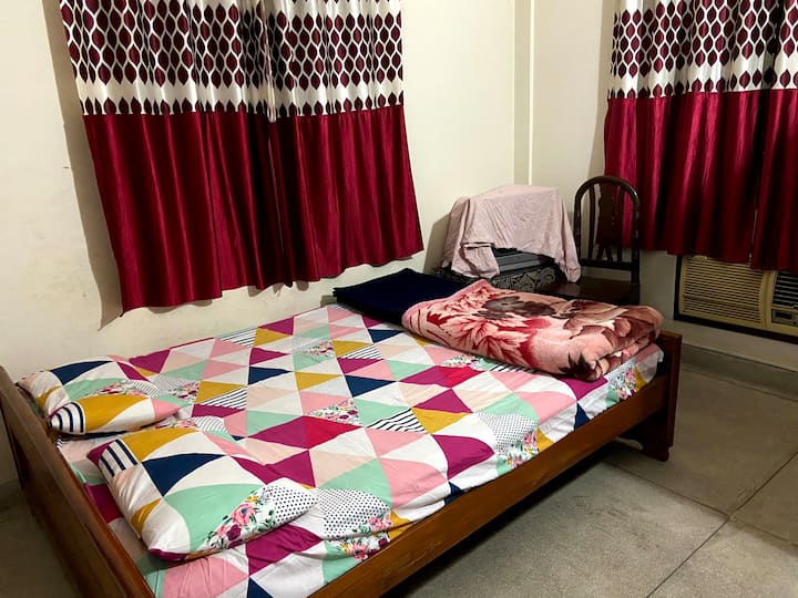 Lovely 1 Bedroom Loft With Free Parking On Premise - Santiniketan