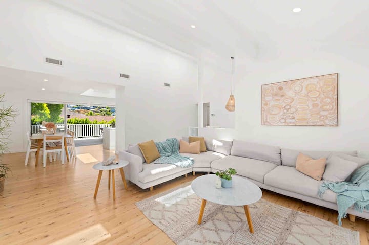 Modern, Relaxing And Tranquil Beach Side Home - Terrigal