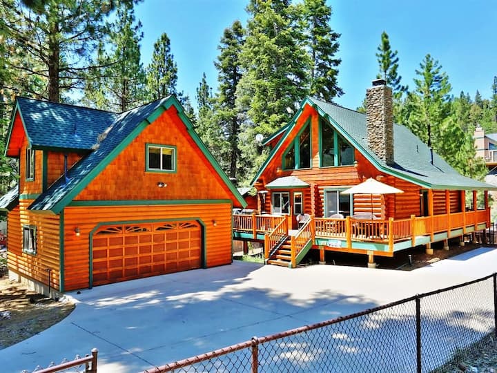 Canyon Retreat-log Home Con Outdoor Spa & Pool Table - Forest Falls, CA