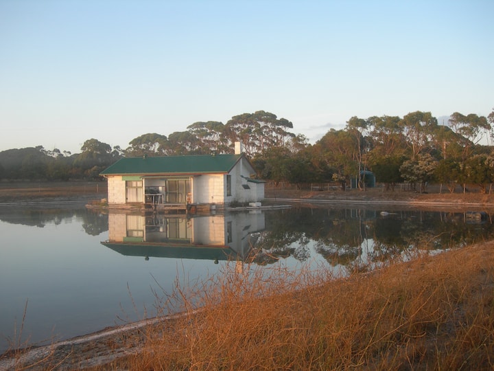 Fly Fishing Lodge - Port Macdonnell