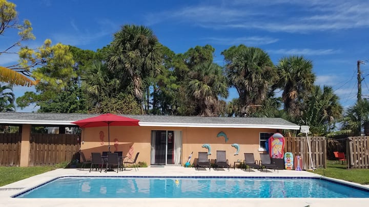 The Sunsplash Getaway Pool House - Indialantic, FL