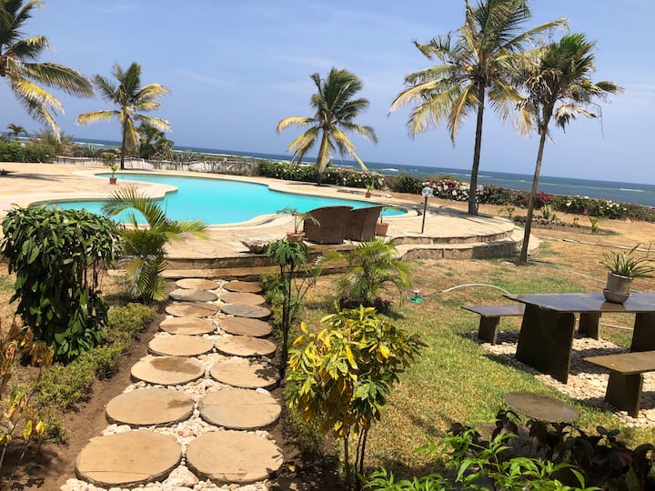 Creek Villa  Luxury Home Facing The Ocean - Mombasa