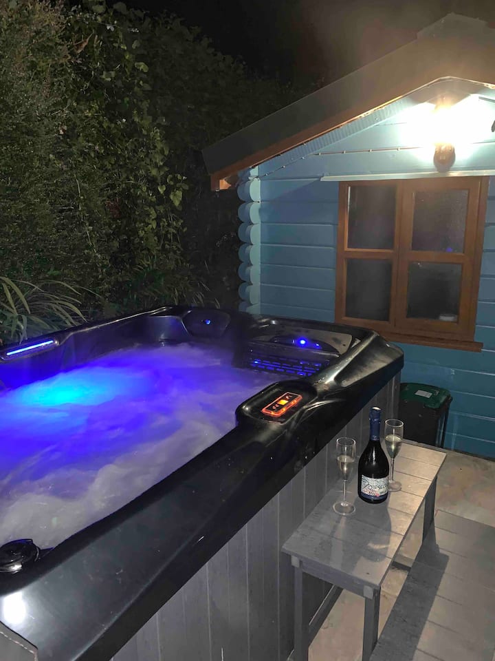 Couples Cosy Retreat, Hot Tub, Dogs Welcome - Croyde