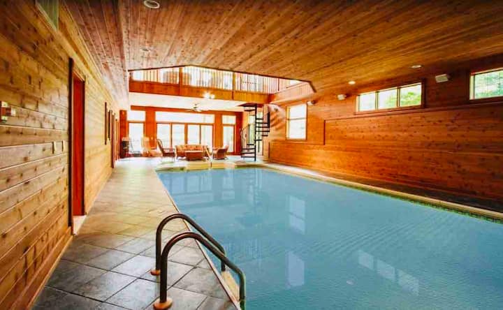 10,000 Sq Ft Home On 15 Ac, Indoor Pool And Sauna - Lake Geneva, WI