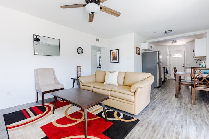 Luxe 2b2b Apartment In Old Town (W/d)! - Sloan Park Mesa