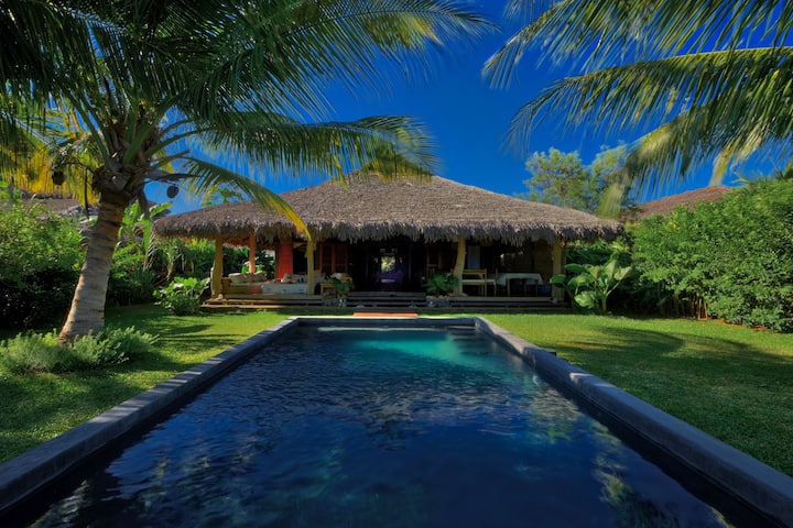 Villa Feet In The Water With Full Staff And Pool - Madagascar